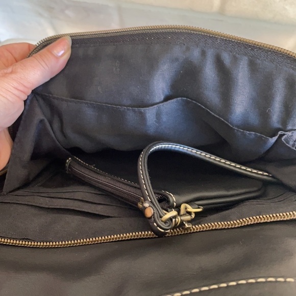 Giani Bernini Leather Bag & Detachable Wallet - Picture 14 of 16